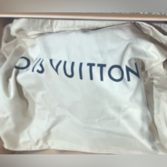 100% Authentic Louis Vuitton Monogram Montsouris GM backpack. - Picture 10 of 13